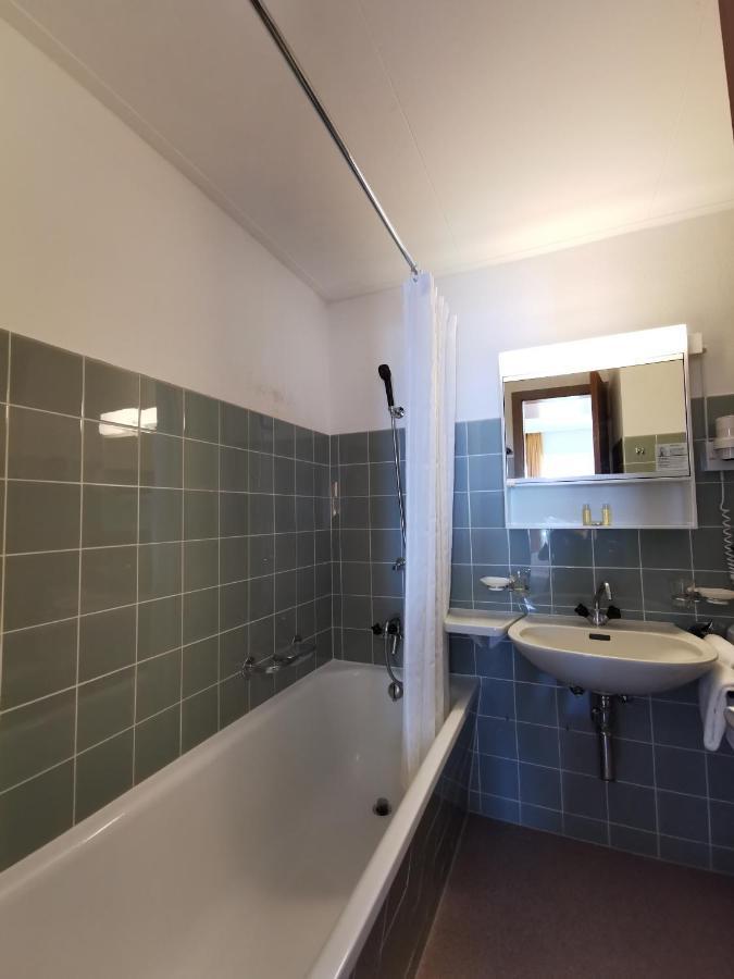 Schnider Bed&Breakfast Und Cafe Валс Екстериор снимка